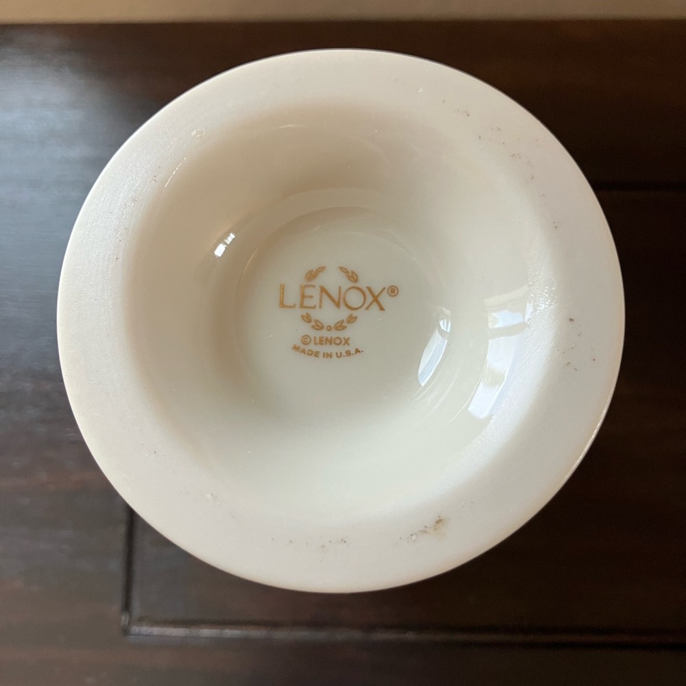 Lenox Porcelain Barrington Collection Vase w/Pink Floral Trim & Gold Accent. - Picture 4 of 4
